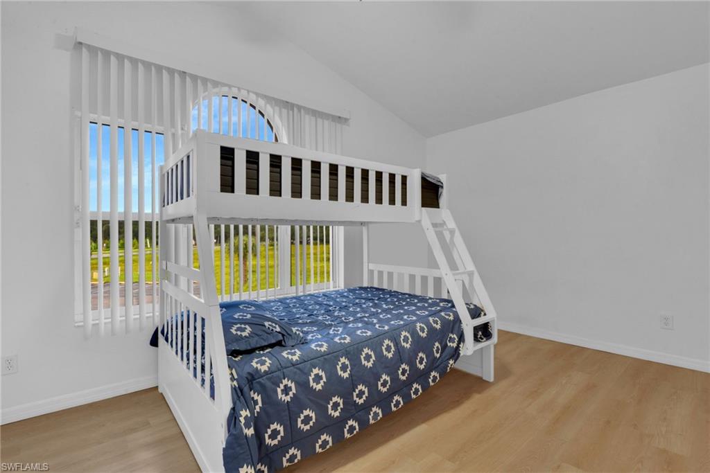 28 Cosmopolitan DR 16 photo 24