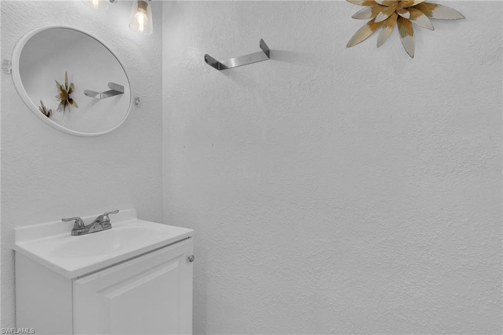 28 Cosmopolitan DR 16 photo 15