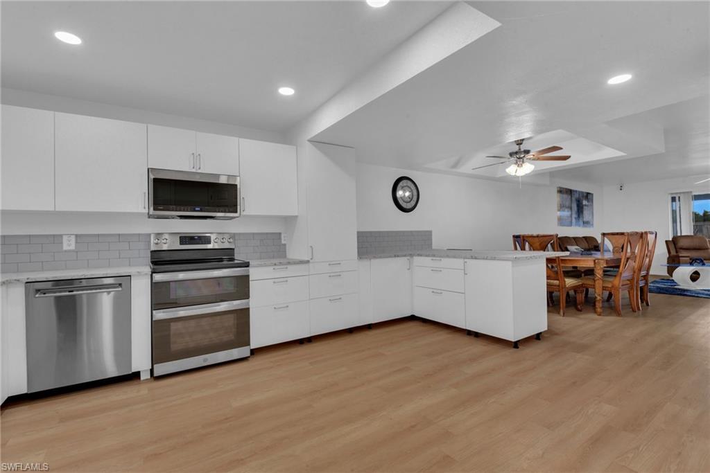 28 Cosmopolitan DR 16 photo 8