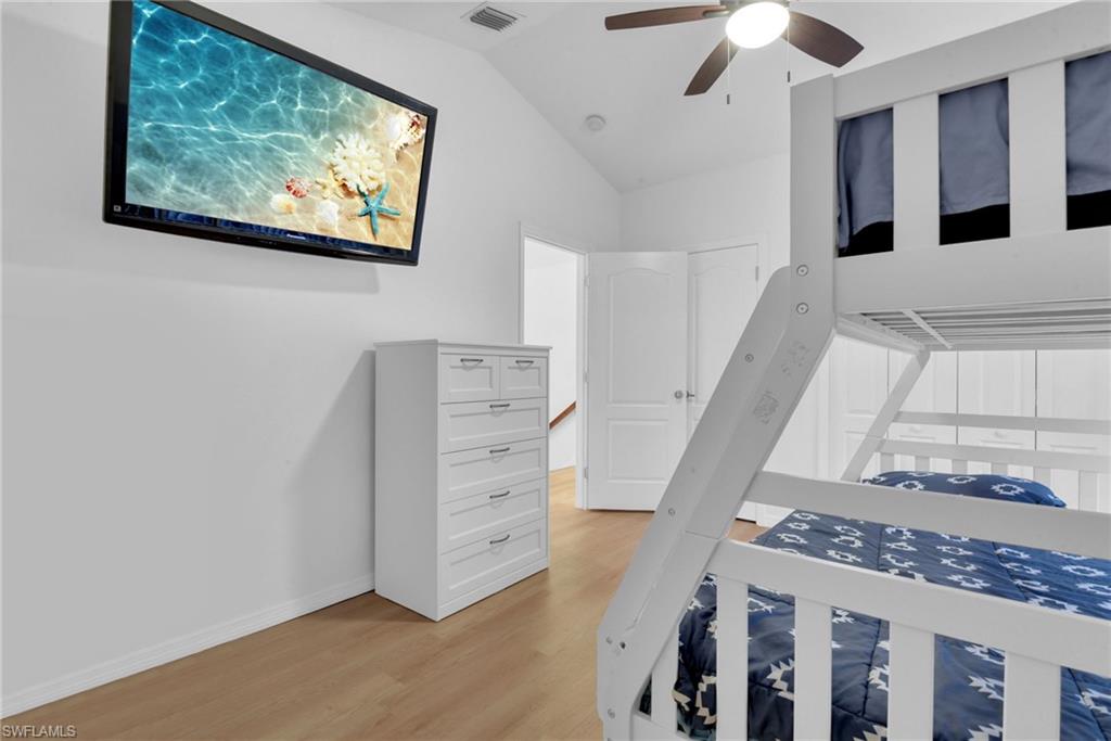 28 Cosmopolitan DR 16 photo 25