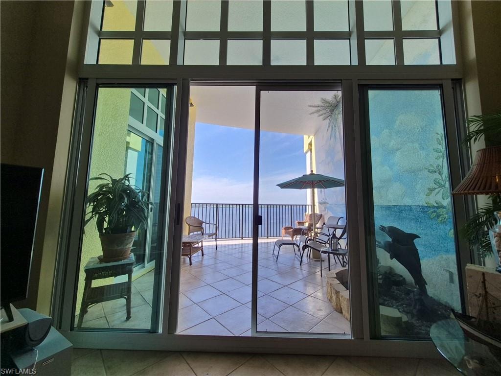 Large sliders floor to ceiling with glass you to the amazing sunsets