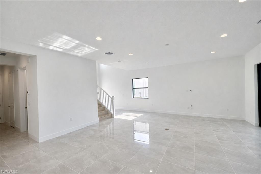 12770 Woodbury DR photo 8