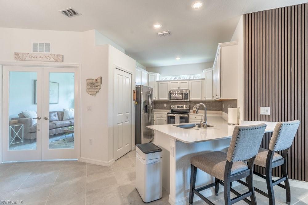 2645 Vine AVE photo 6