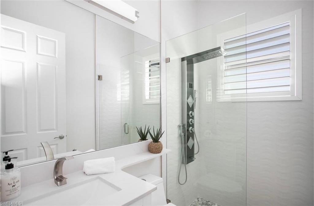 3910 Glacier CT photo 21