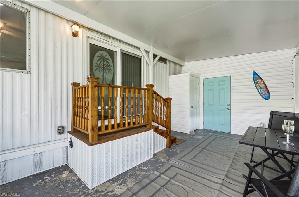 Screened, covered patio