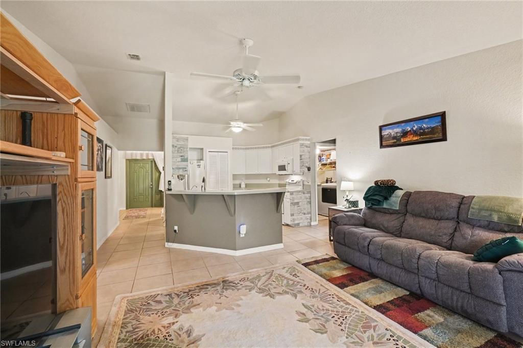 524 SW 23rd TER