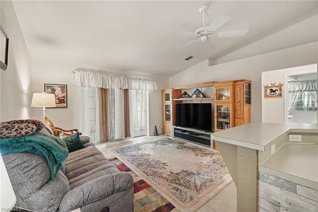 524 SW 23rd TER