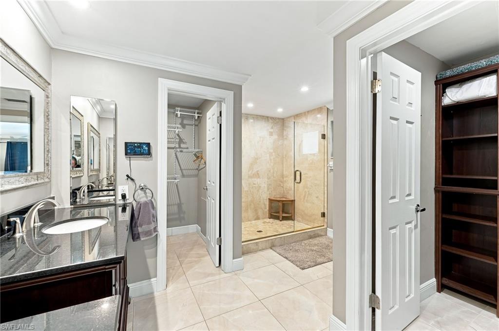 350 Pinehurst CIR photo 16