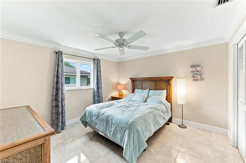 350 Pinehurst CIR photo 18