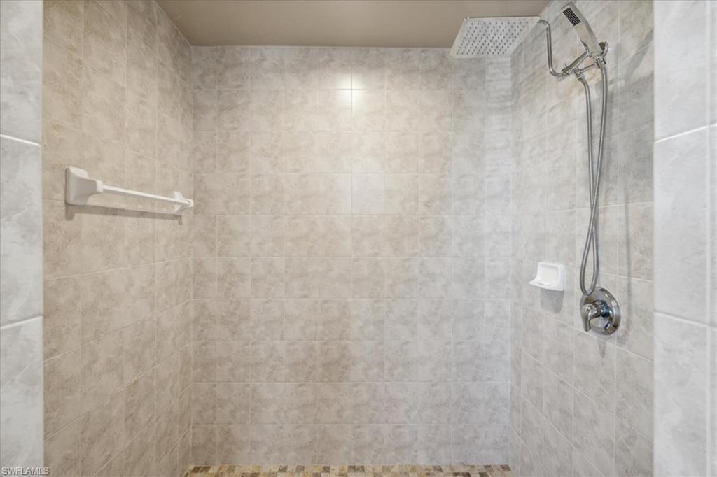 1726 NW 2 TER photo 17