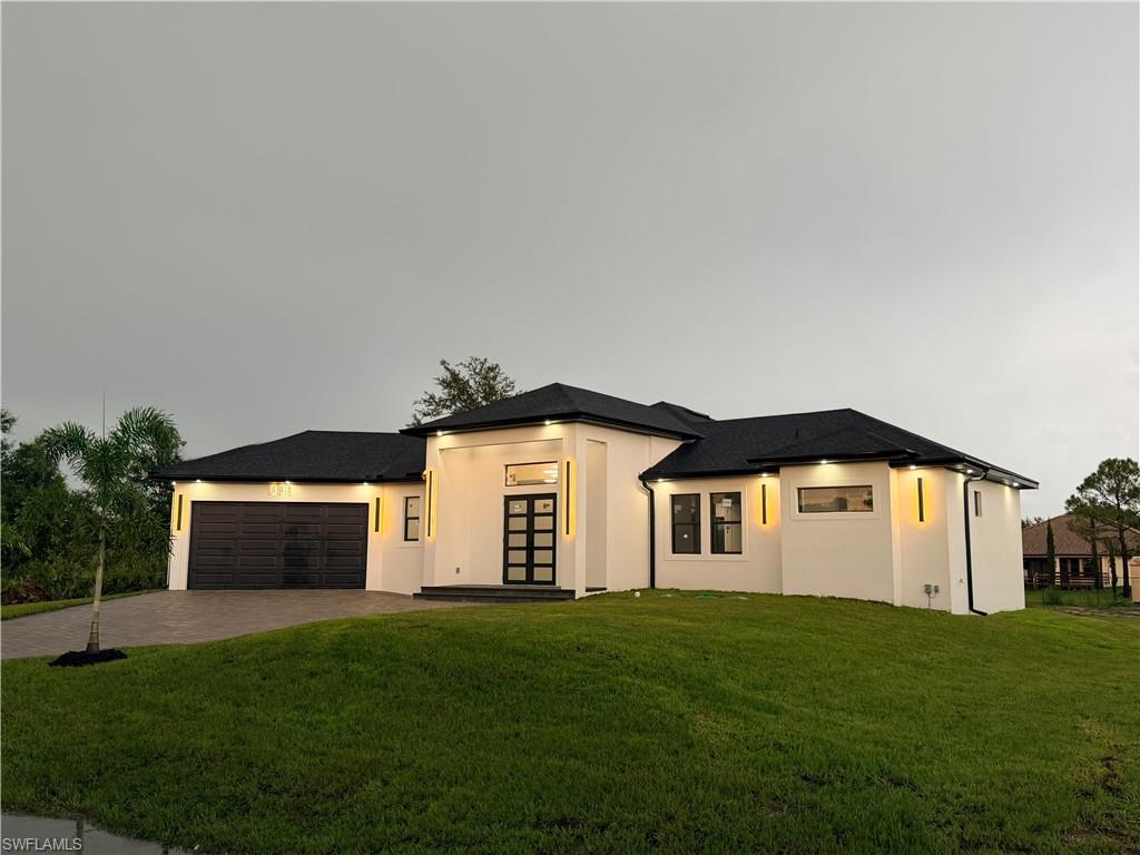808 Maple AVE N