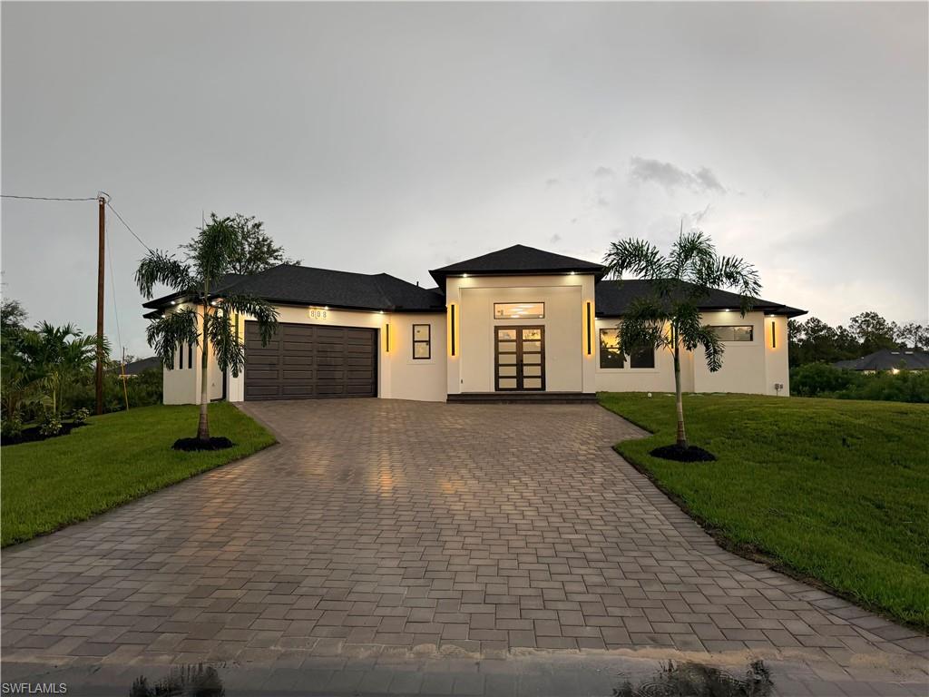 808 Maple AVE N