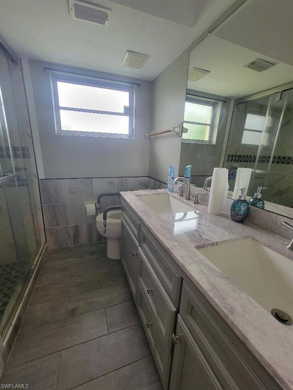 10 Regency CT photo 12