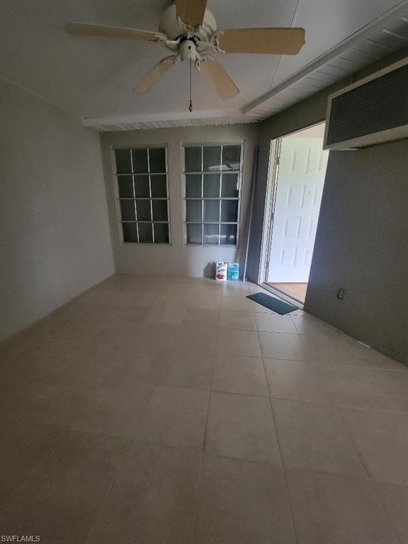 10 Regency CT photo 9