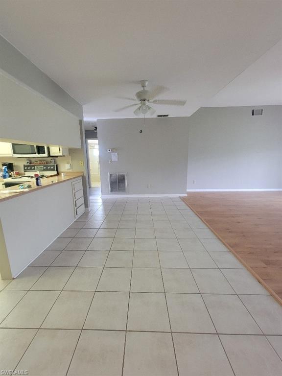 10 Regency CT photo 10