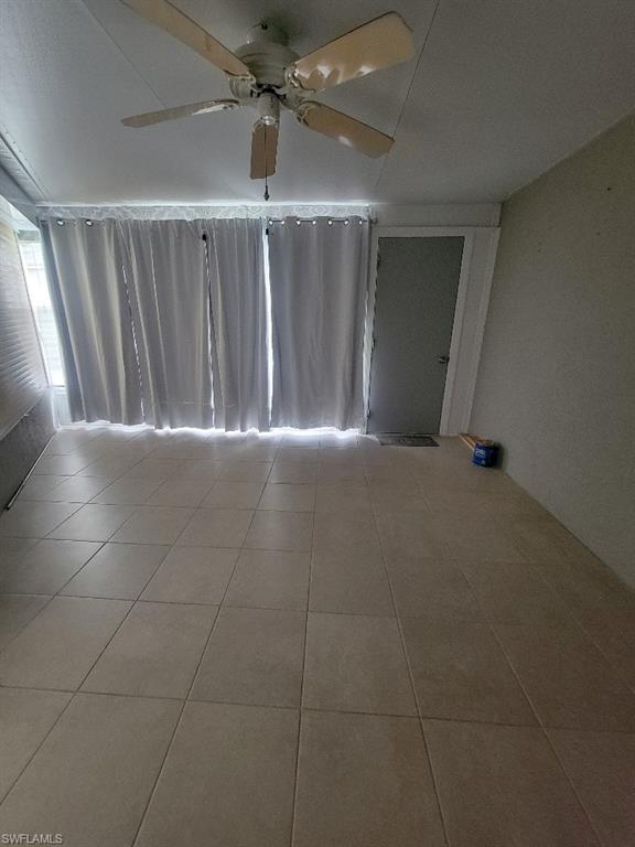 10 Regency CT photo 8