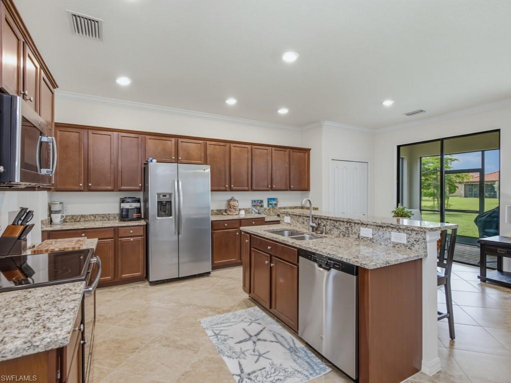 1577 Vizcaya LN