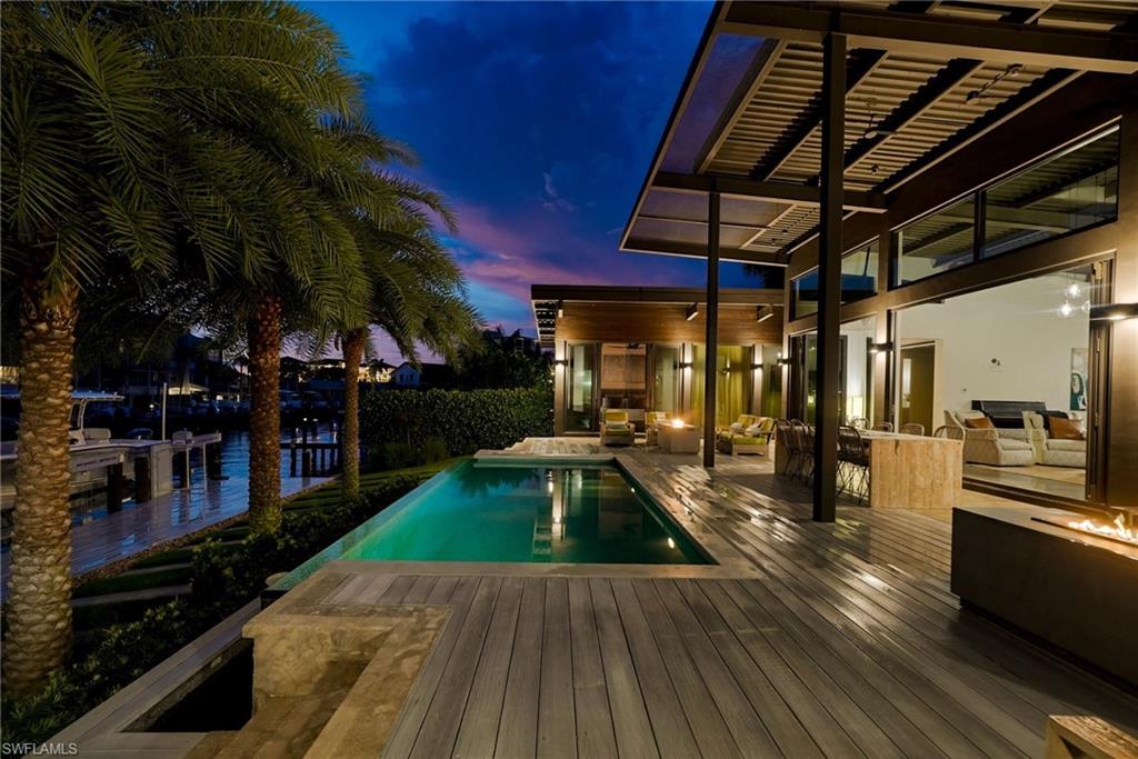 Indoor/Outdoor Living