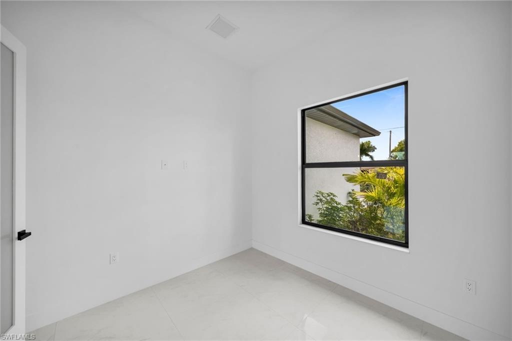 1143 NW 27th PL photo 12