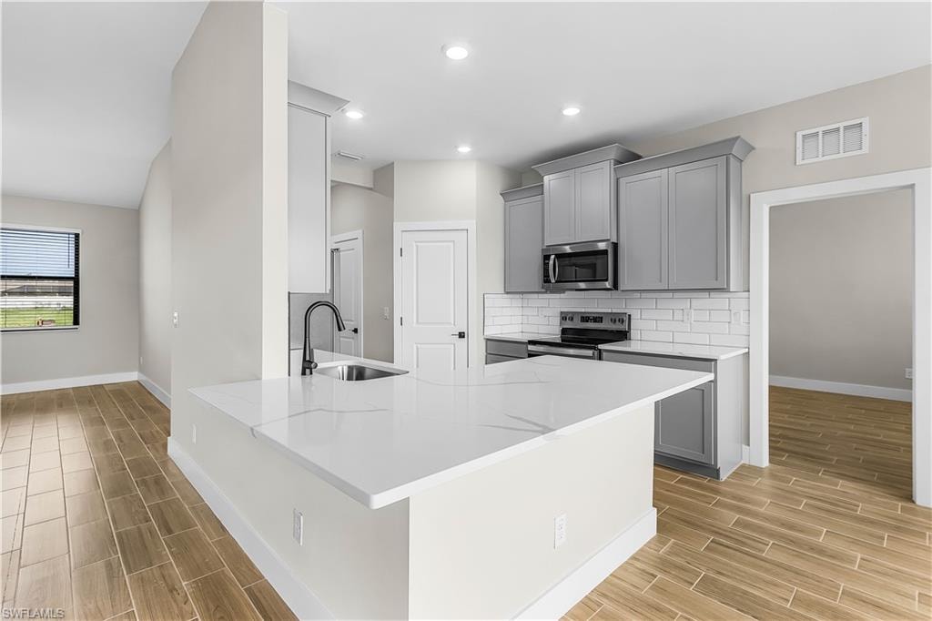 1525 SW 30th ST