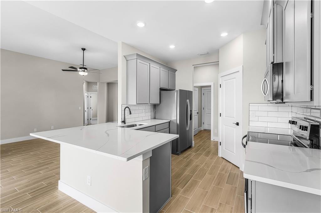 1525 SW 30th ST