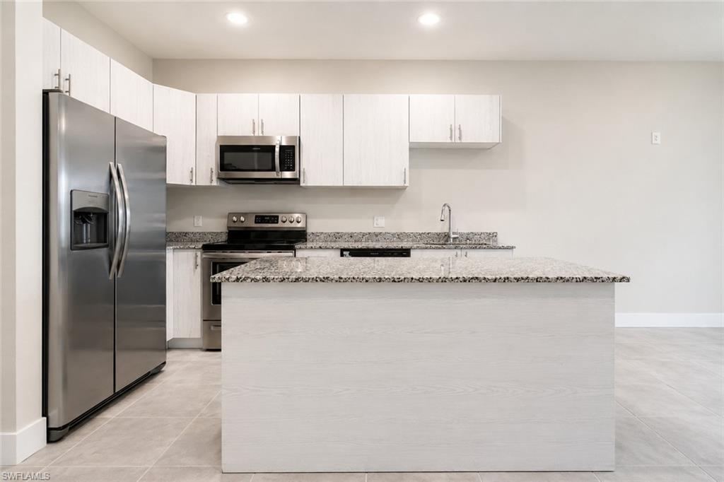 3313 SW 8th PL 202