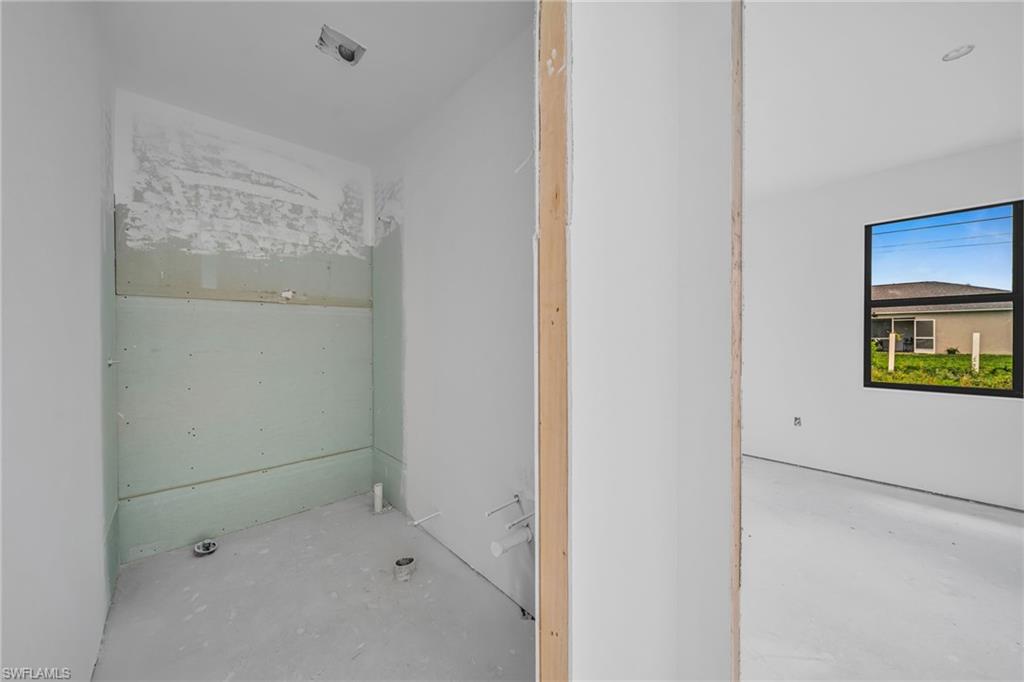 513 NE 15th TER photo 21