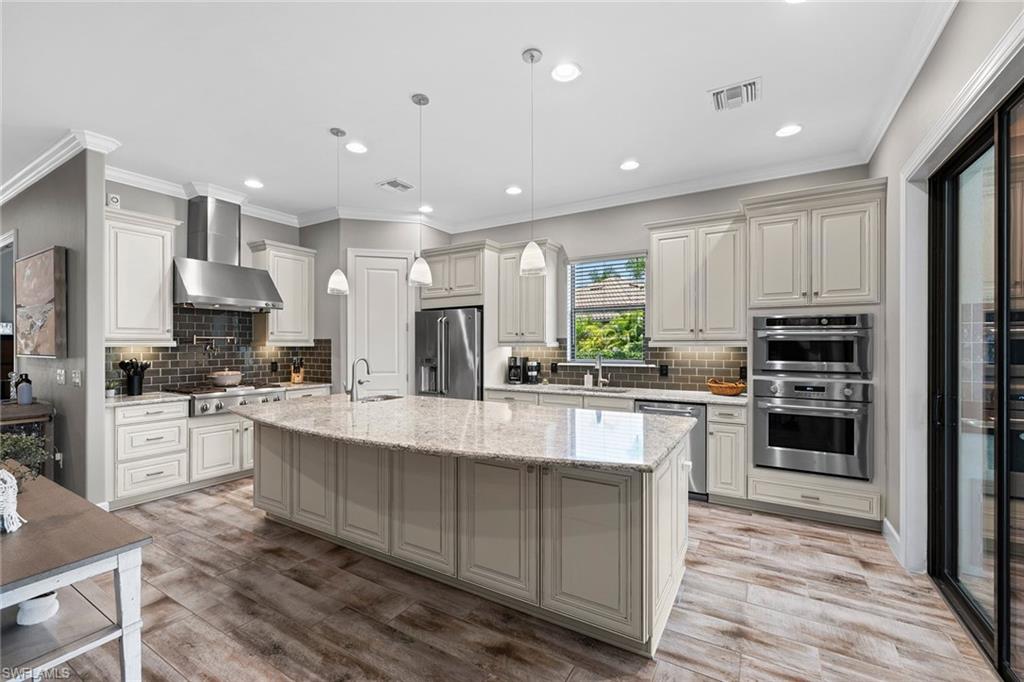9515 Campanile CIR photo 6
