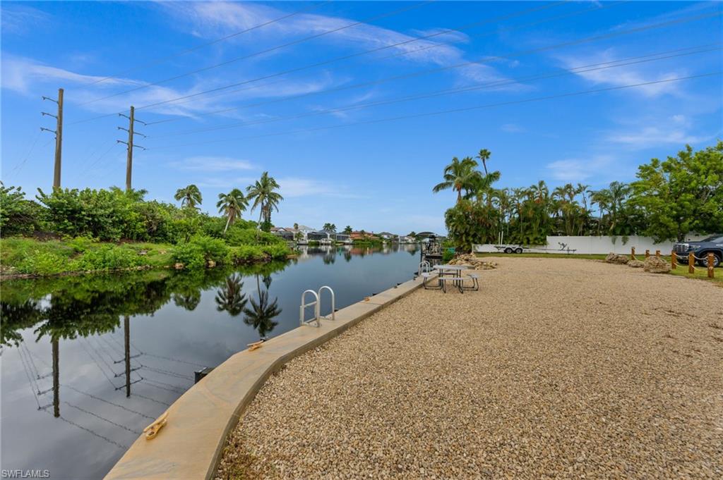 6060 Macbeth LN photo 38