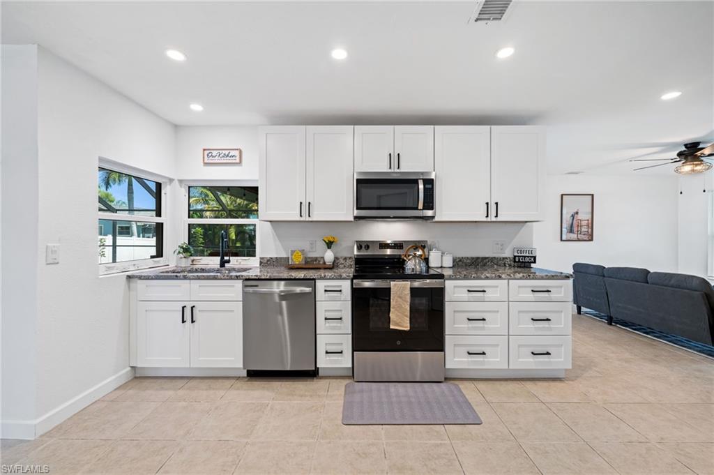 6060 Macbeth LN photo 11
