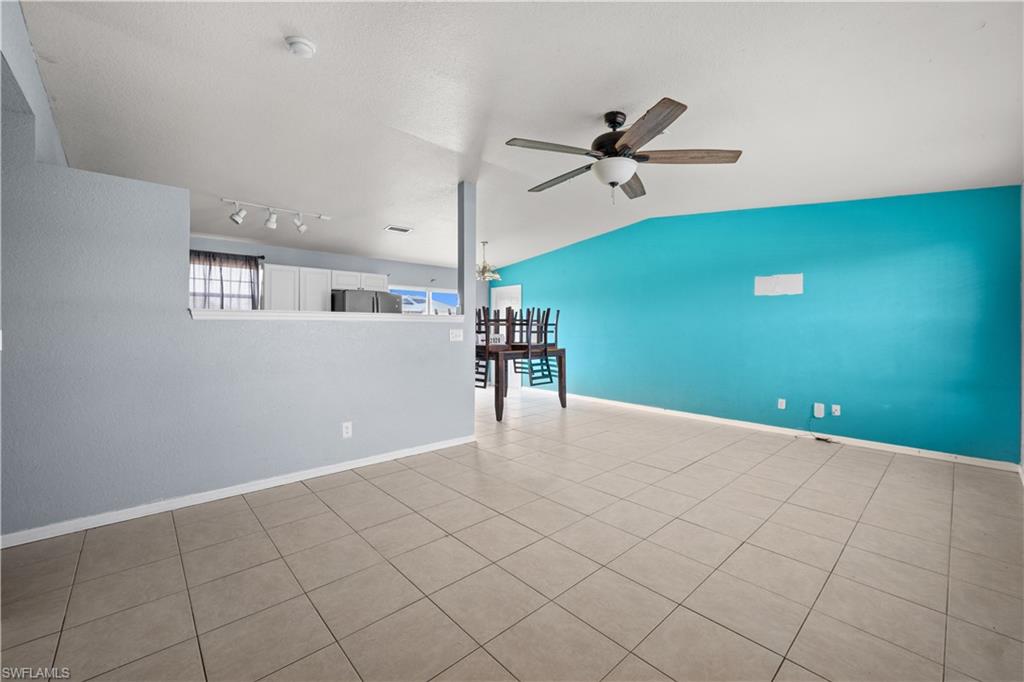 2028 NE 17th PL
