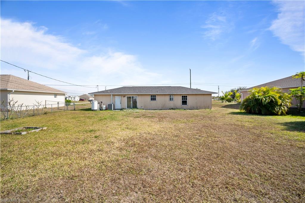 2028 NE 17th PL photo 16