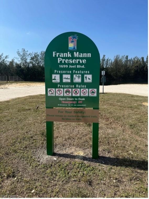 Entrance to Frank Mann Preserve