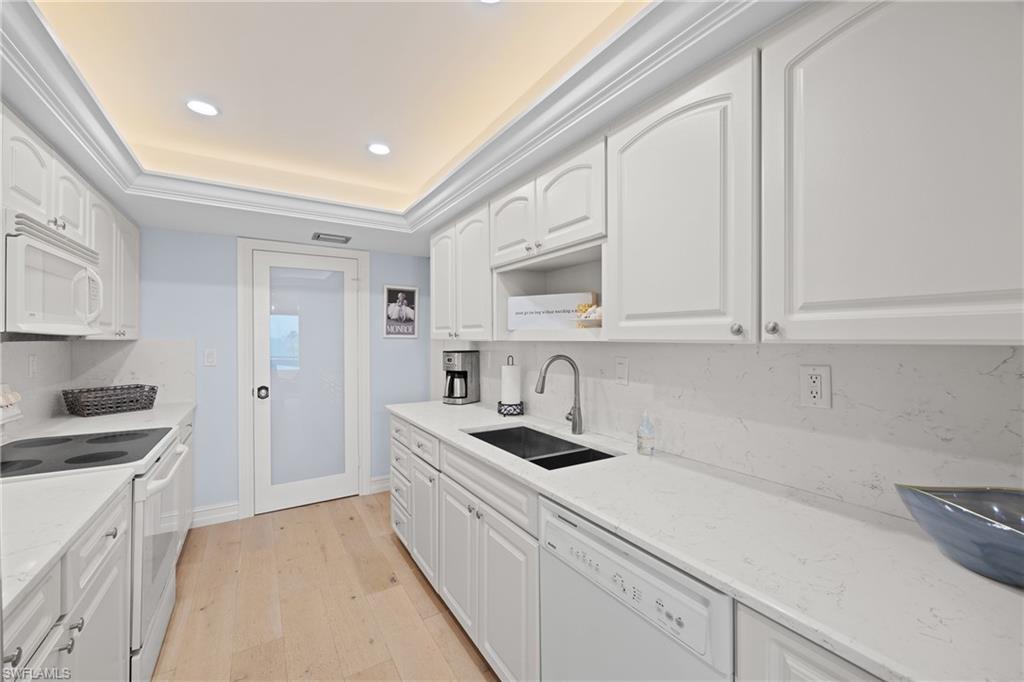 3430 Gulf Shore BLVD N 5I photo 12