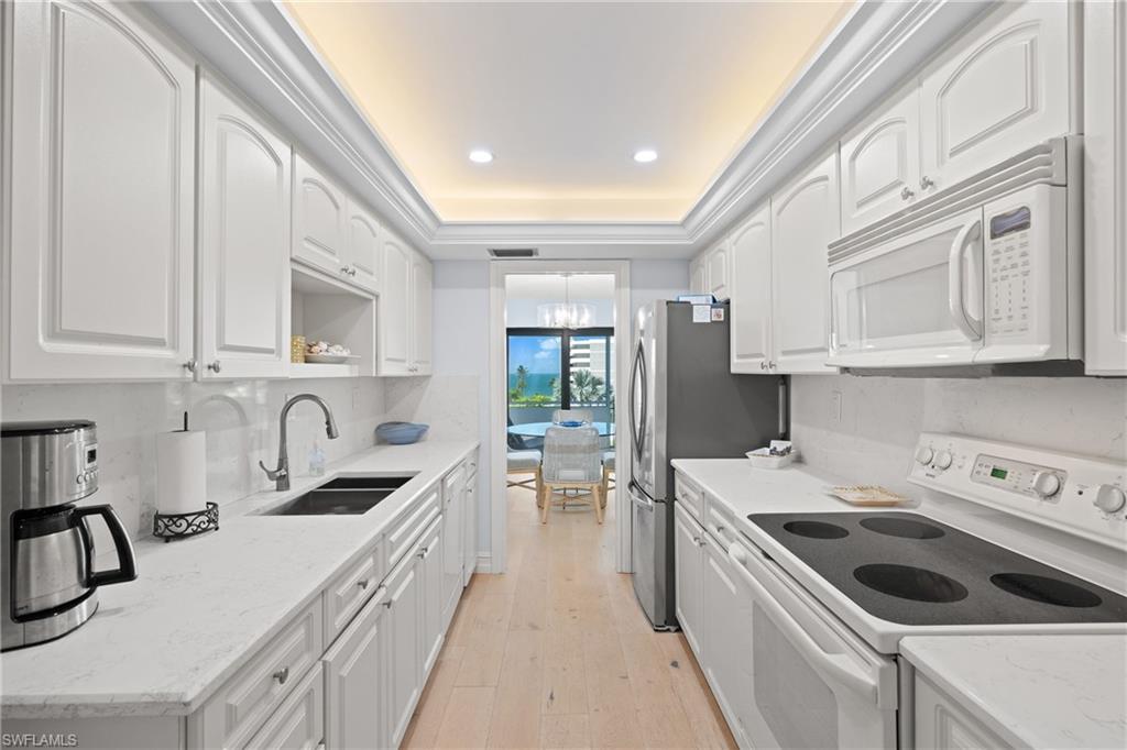 3430 Gulf Shore BLVD N 5I photo 10