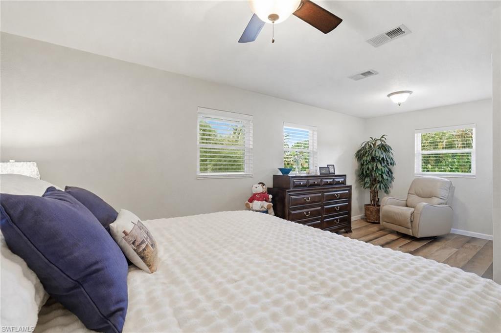 1842 Grove AVE photo 14