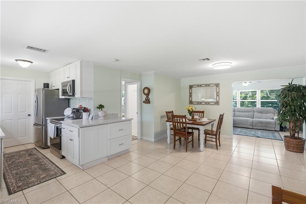 1842 Grove AVE photo 8