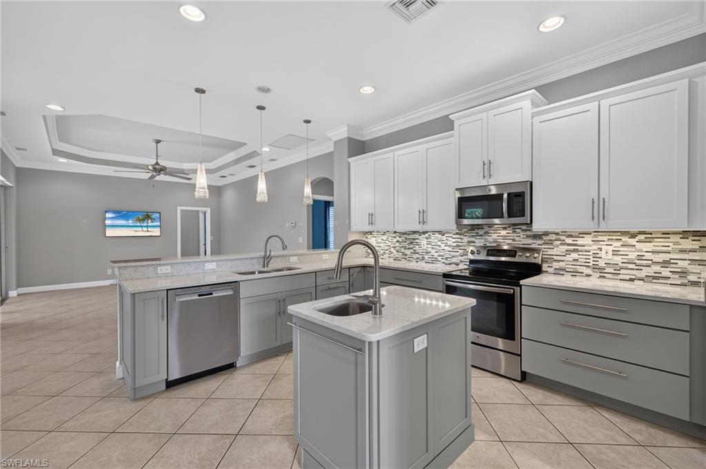 16182 Crown Arbor WAY