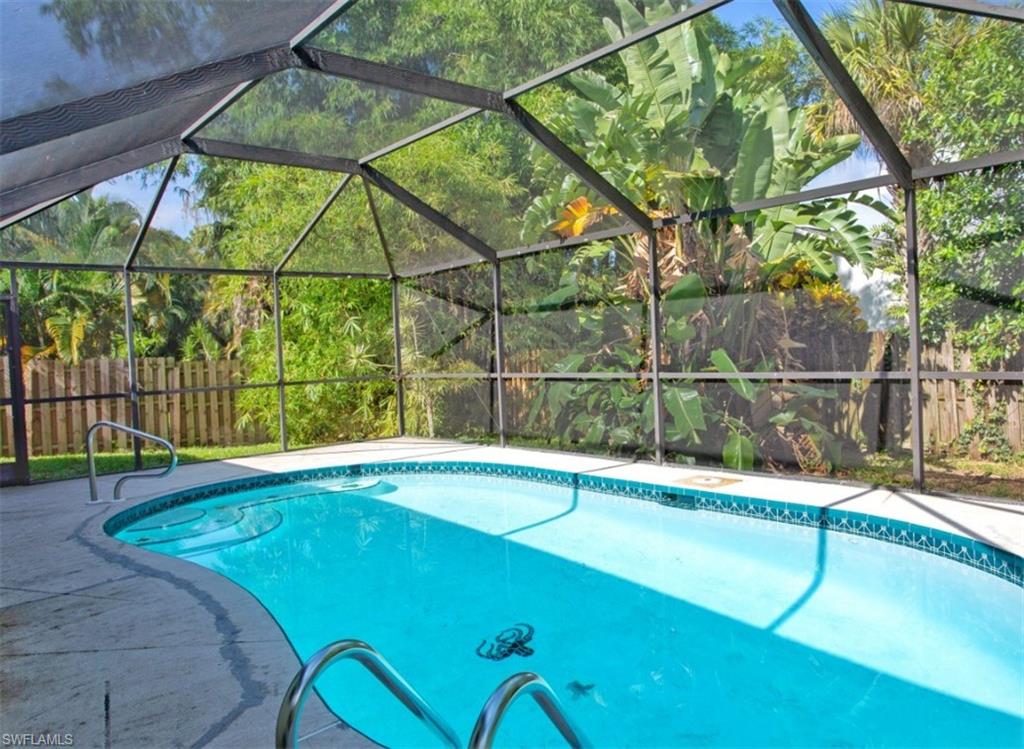 4053 Seaoats LN photo 13