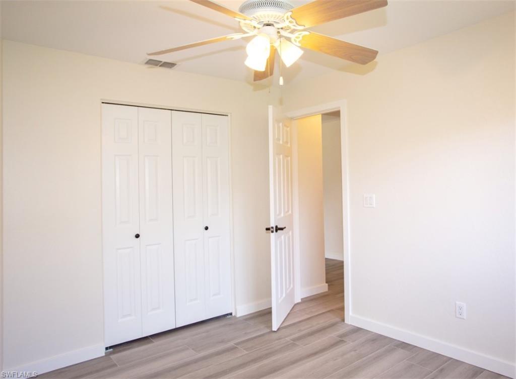 4053 Seaoats LN photo 9