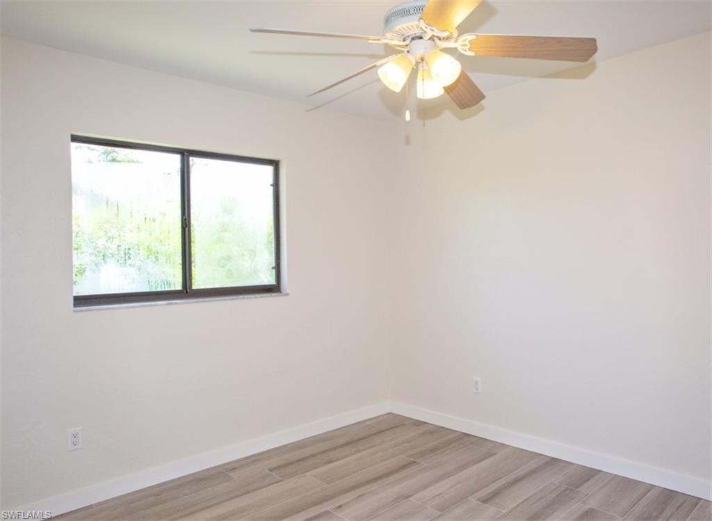 4053 Seaoats LN photo 8