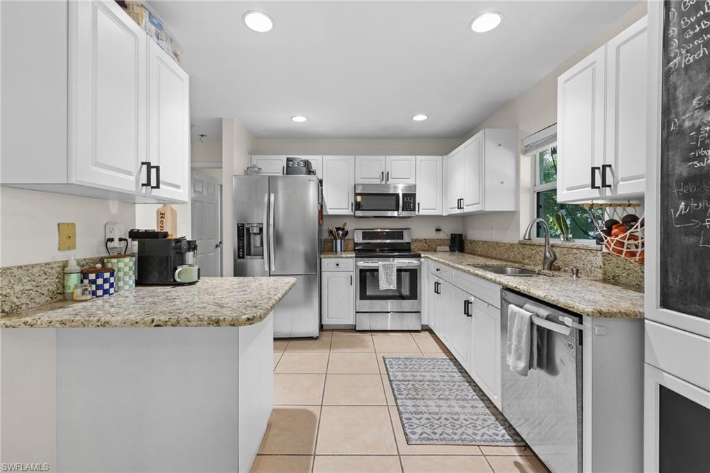 2329 SE 8th AVE photo 13