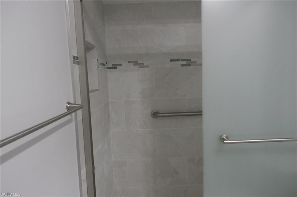 11110 Caravel CIR 101 photo 15