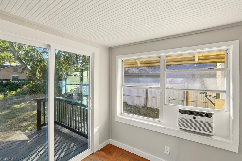 2342 Stella ST photo 18