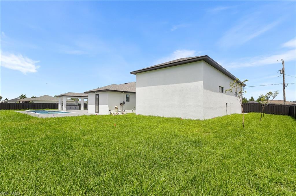 1018 NE Juanita PL photo 36