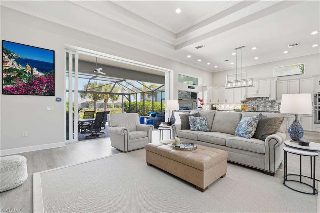 6061 Lucaya WAY photo 6