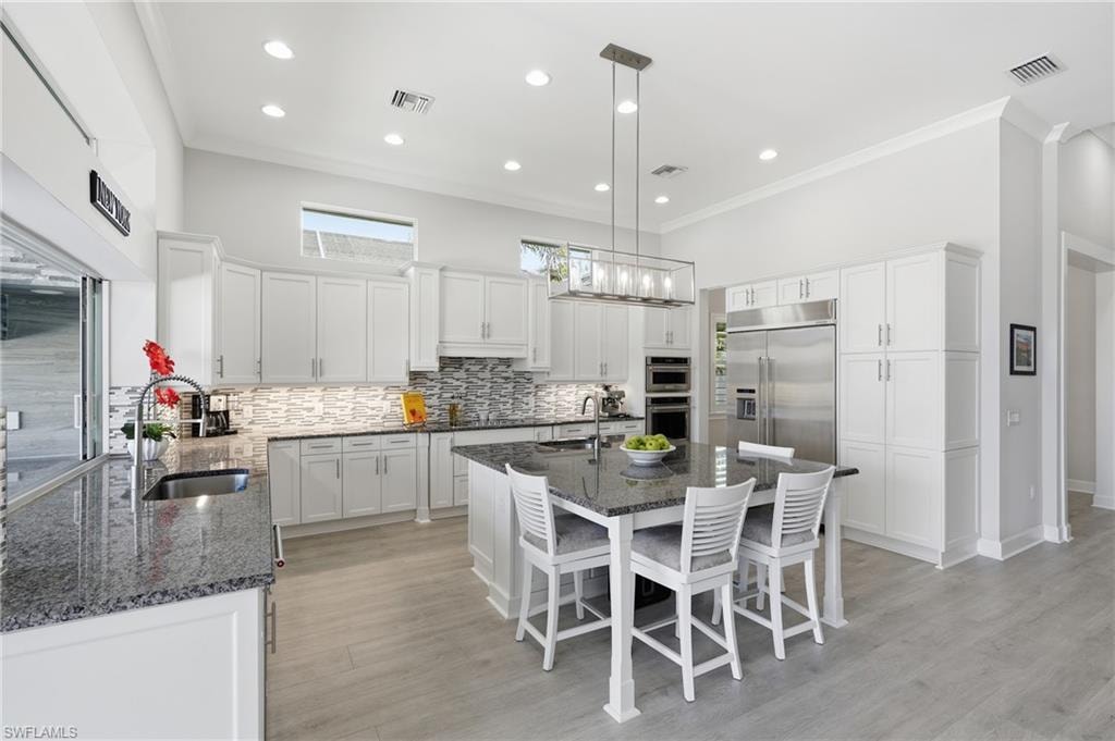 6061 Lucaya WAY photo 11