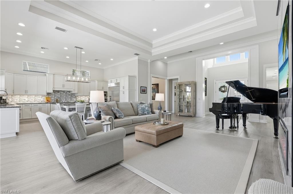 6061 Lucaya WAY photo 8