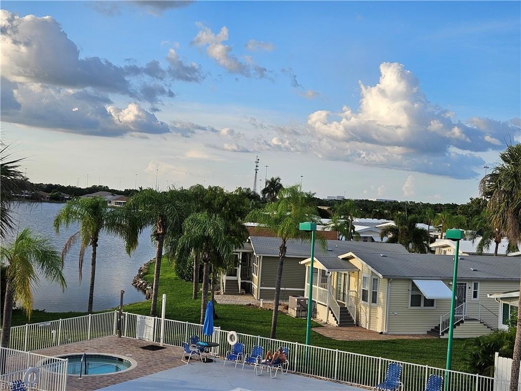 Lake front circle view from clubhouse/pool
