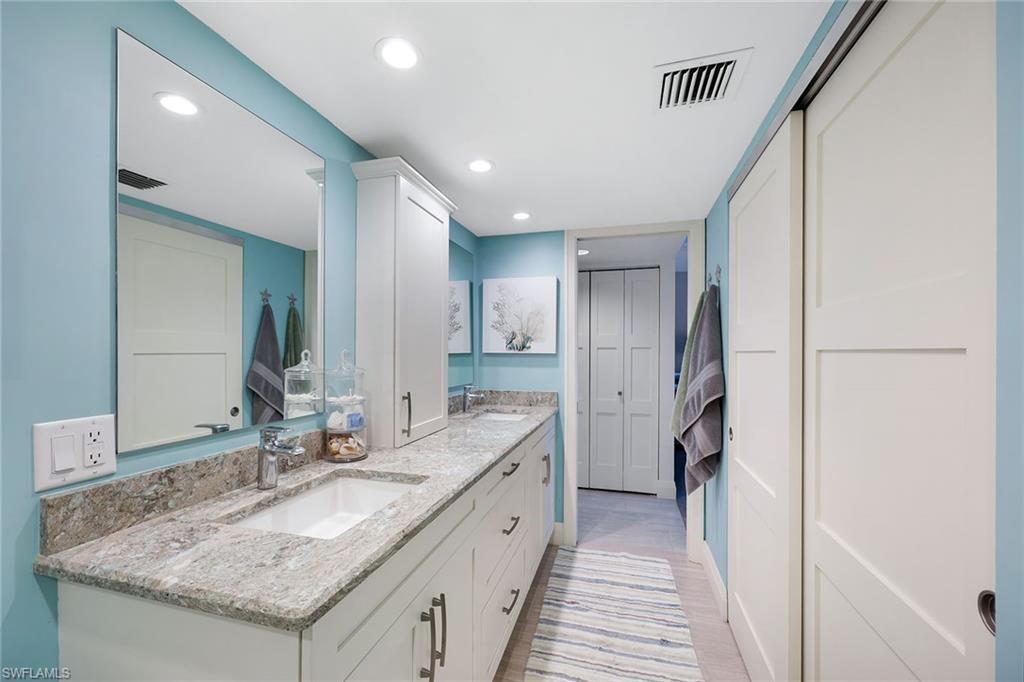1141 Collier BLVD 203 photo 16